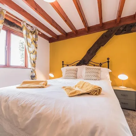 Byre & Millers, Coniston, Twin Sleeping 12