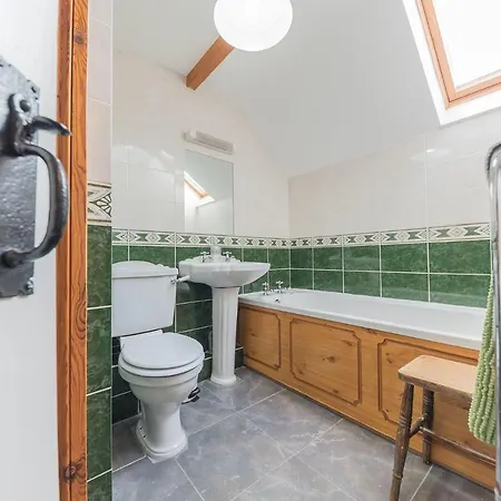 Byre & Millers, Coniston, Twin Sleeping 12 * Torver