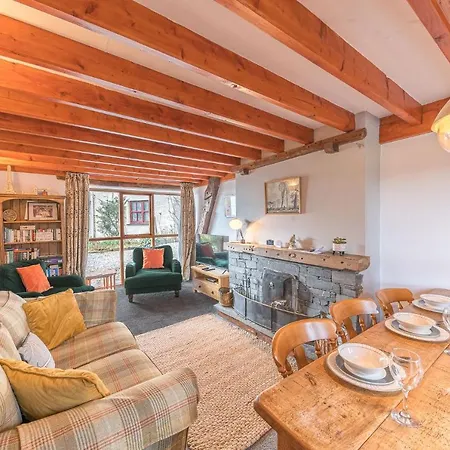 Byre & Millers, Coniston, Twin Sleeping 12 *