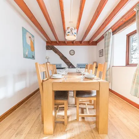 Byre & Millers, Coniston, Twin Sleeping 12