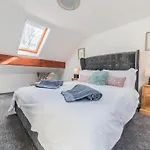 Byre & Millers, Coniston, Twin Sleeping 12 Holiday home